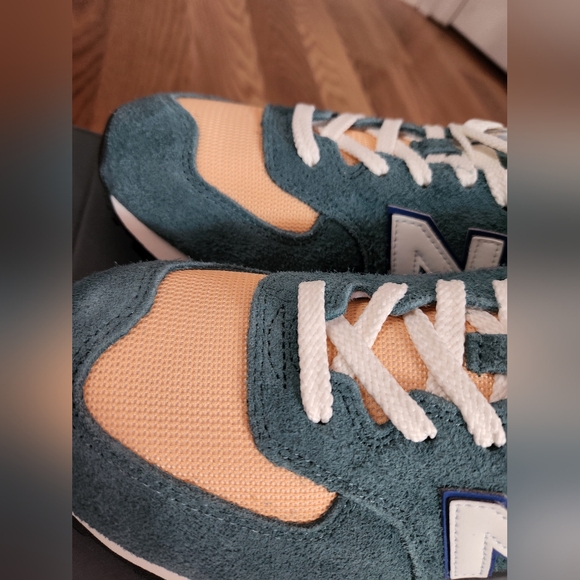 New Balance 574 - Picture 11 of 15